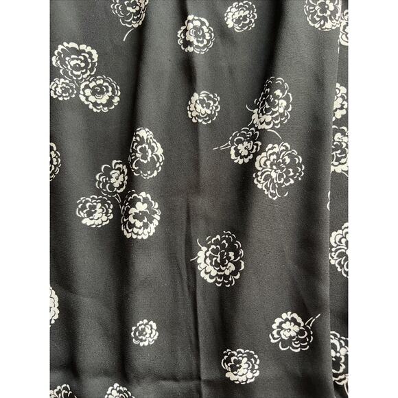 Ann Taylor Size XS Black Floral V Neck Silky 100% Polyester Long Sleeve blouse - Picture 5 of 11